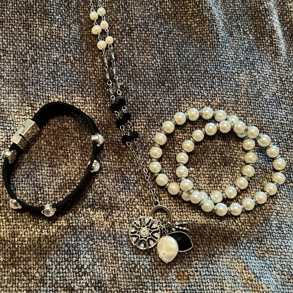 White House Black Market Necklace and Three Bracelets - Picture 13 of 14